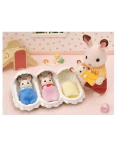 Sylvanian Families – Triplets Care Set