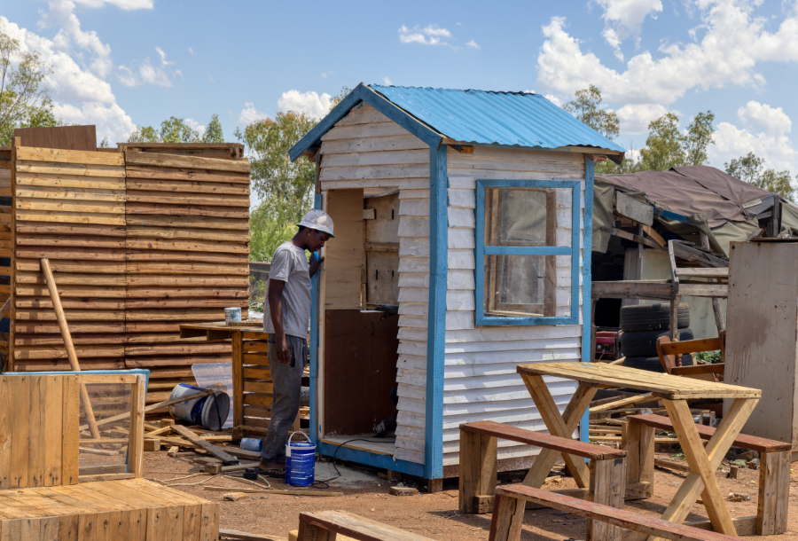 Constructing a Cubby house in Australia | All4kids